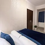 Fashion Street Spacious 2 Bedroom Apartament *