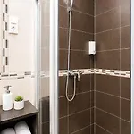 Fashion Street Spacious 2 Bedroom Apartament *