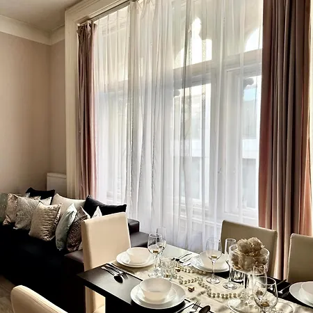 Fashion Street Panorama - 2br Apartman