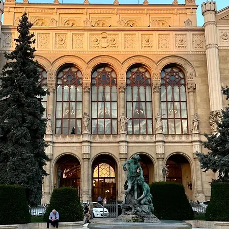 Fashion Street Panorama - 2br Budapest