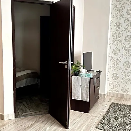 Fashion Street Panorama - 2br