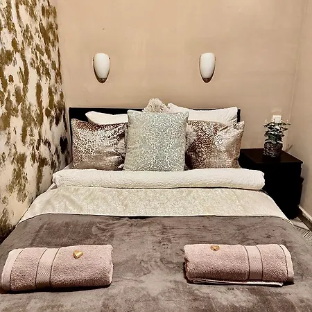 Fashion Street Panorama - 2br