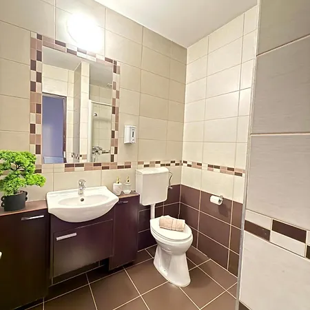 2 Bedroom Center Apartmán *