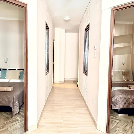 2 Bedroom Center Apartmán *