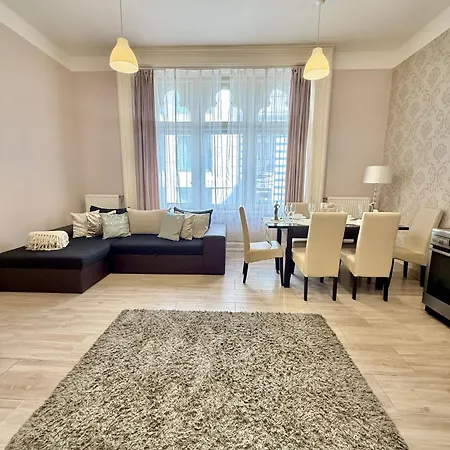 Apartman Fashion Street Spacious 2 Bedroom