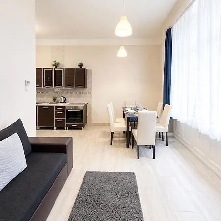 2 Bedroom Center *