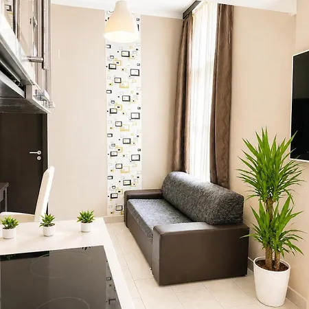 2 Bedroom Center