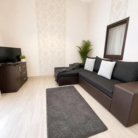 2 Bedroom Center Apartmán *