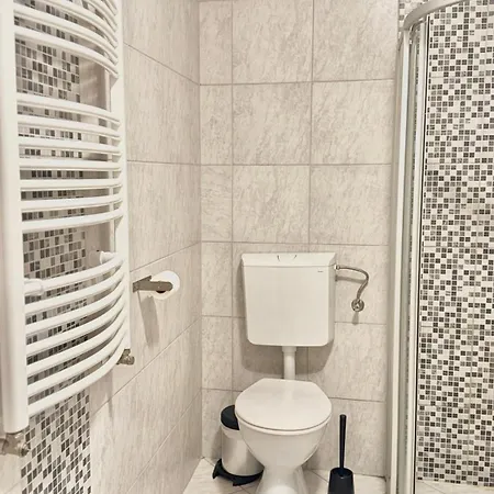 Supercenter Apartment *