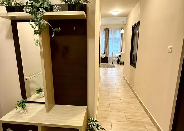 Fashion Street Spacious 2 Bedroom Apartament