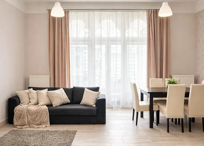 Fashion Street Spacious 2 Bedroom Apartman *