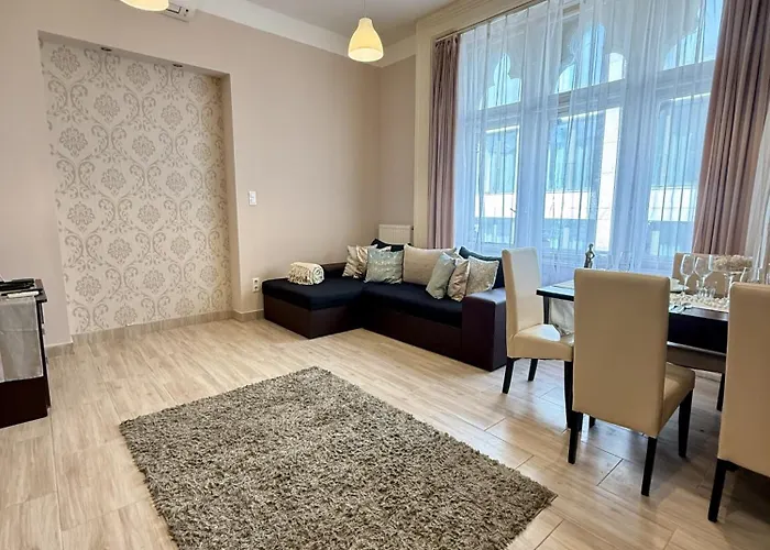 Fashion Street Spacious 2 Bedroom Apartman *